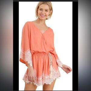 Umgee Women’s Just Peachy Lace Trim Faux Wrap Large